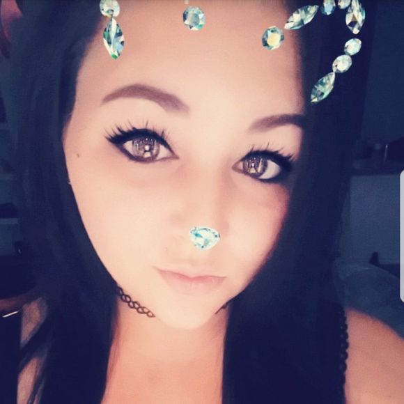 Meet your Posher, Cassandra - Picture 1 of 1